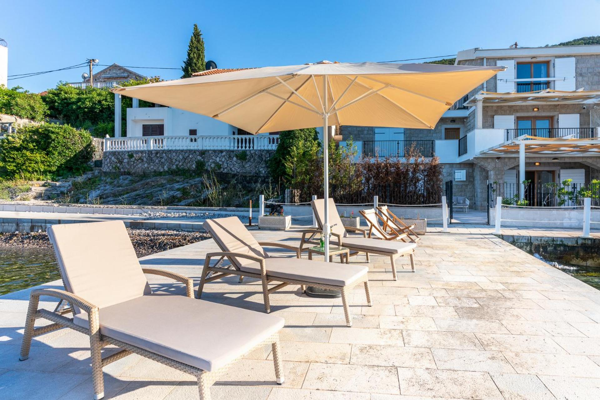 Villas Plitka ティヴァト エクステリア 写真