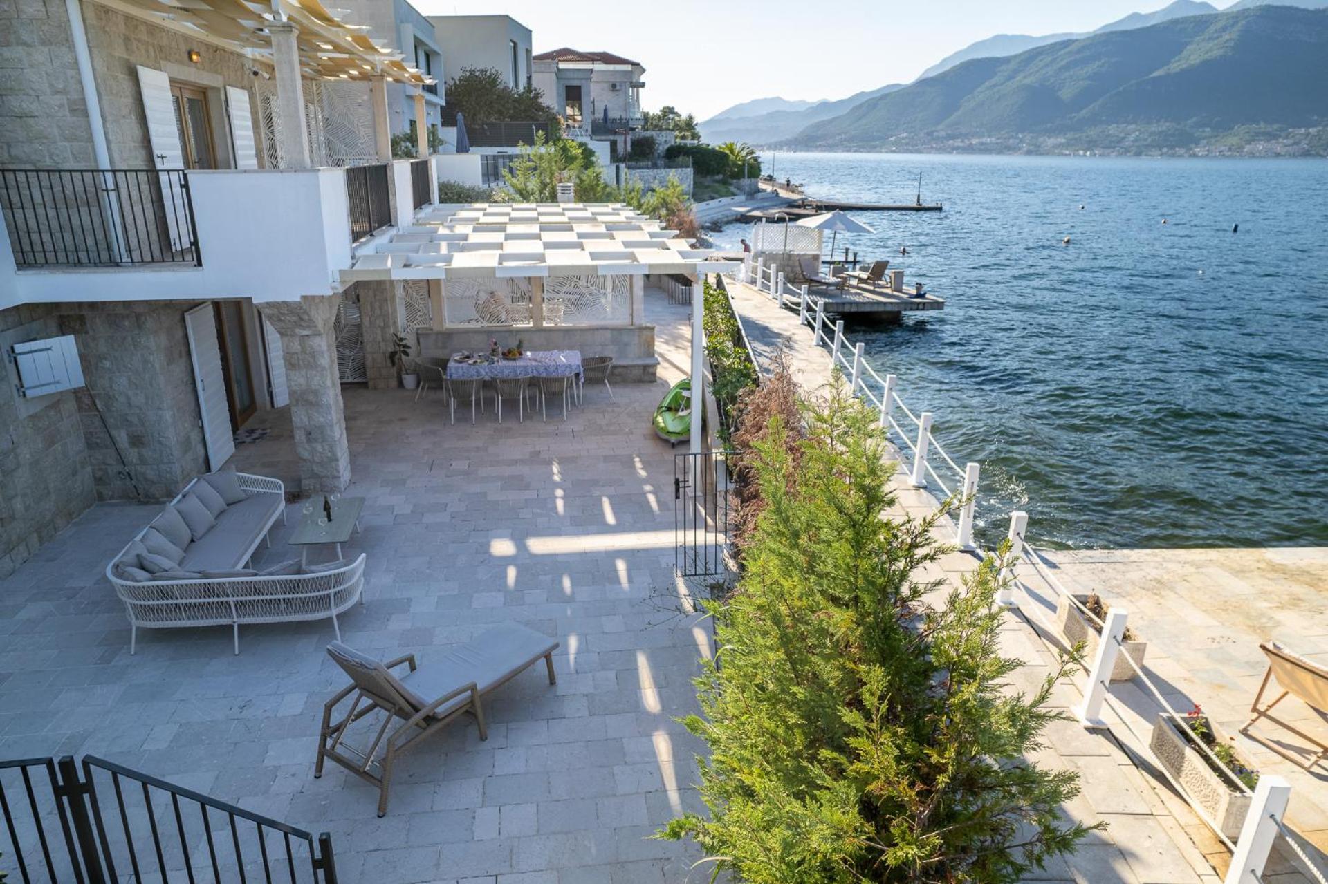 Villas Plitka ティヴァト エクステリア 写真
