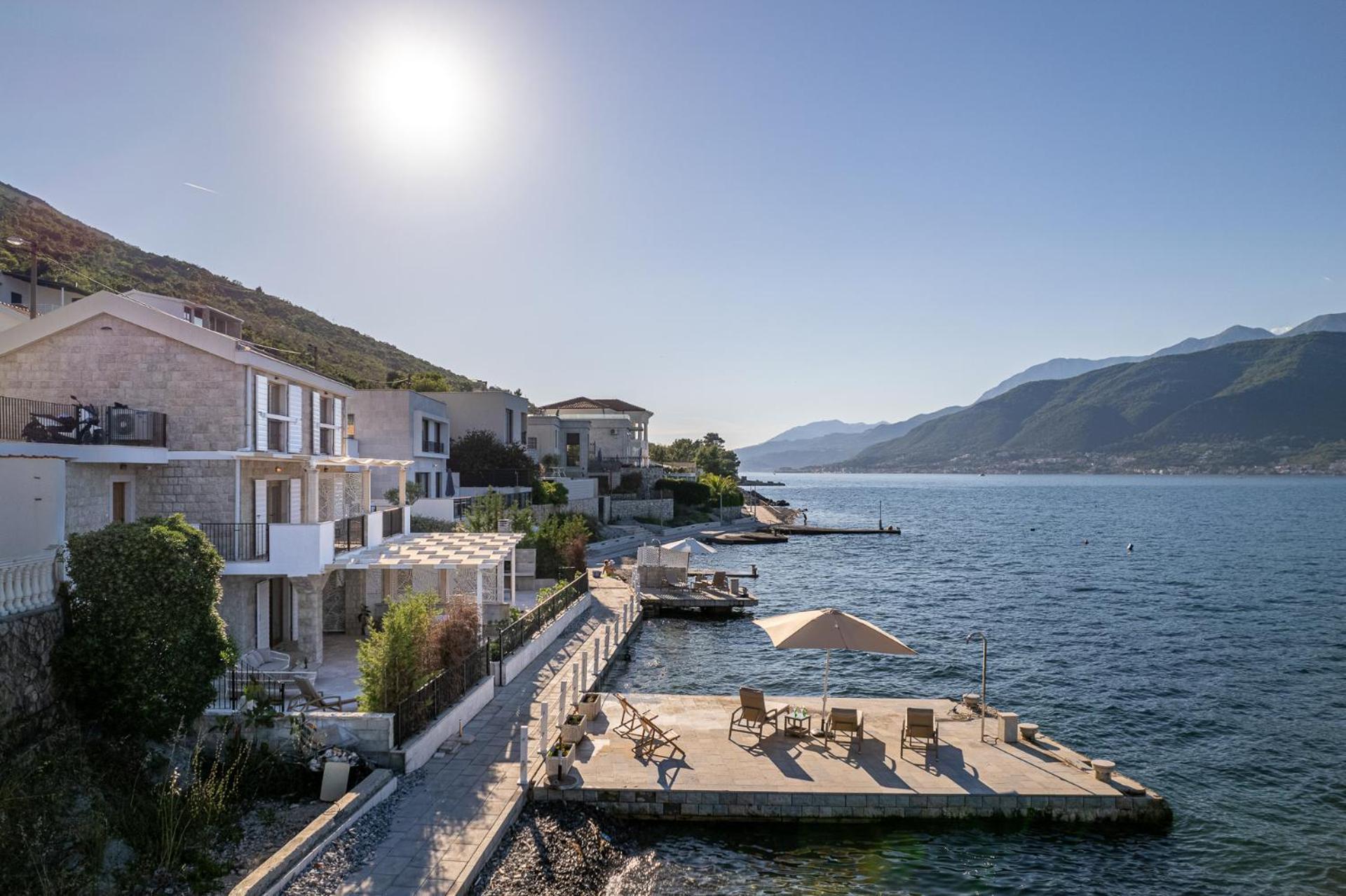 Villas Plitka ティヴァト エクステリア 写真