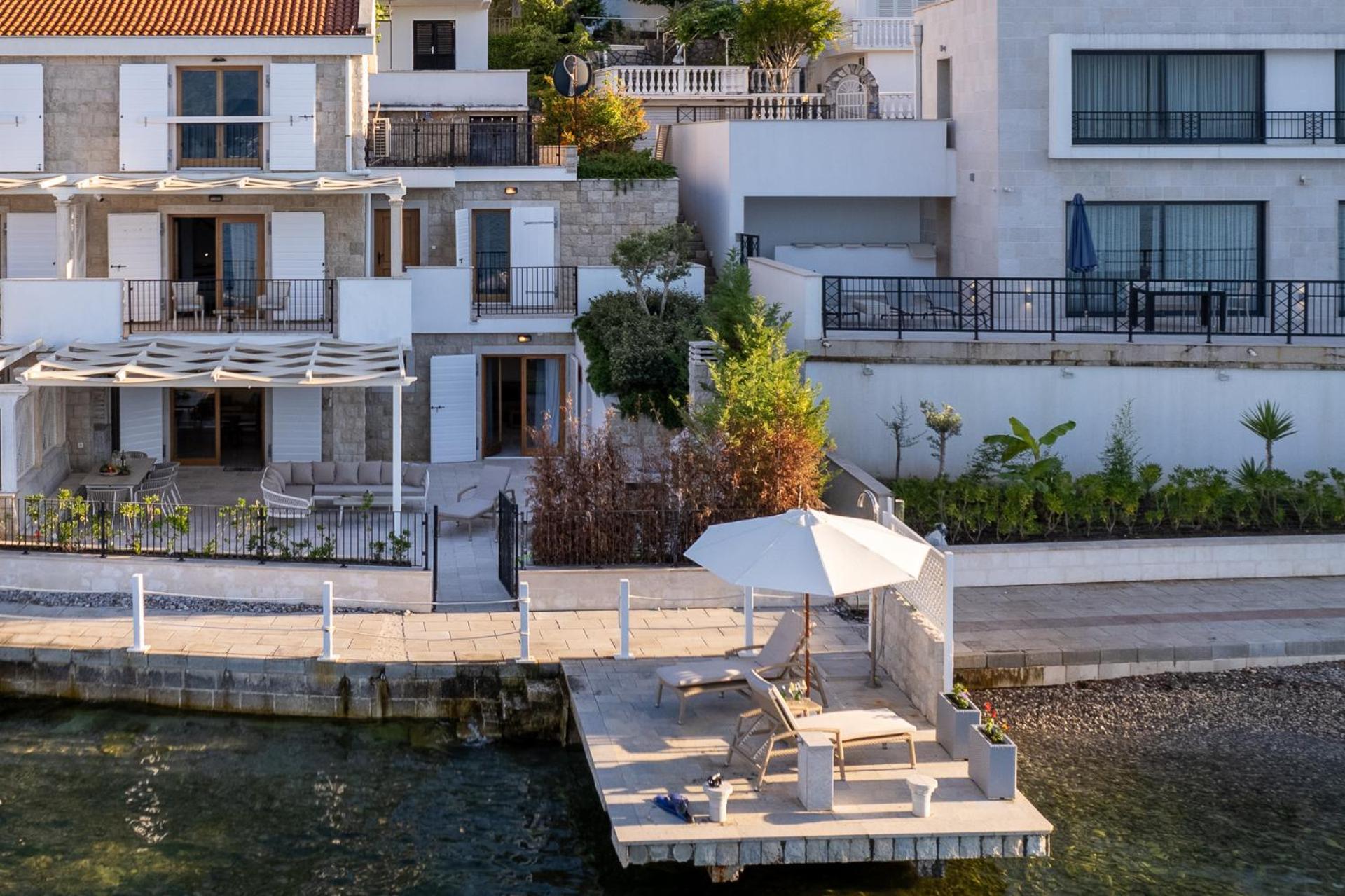 Villas Plitka ティヴァト エクステリア 写真