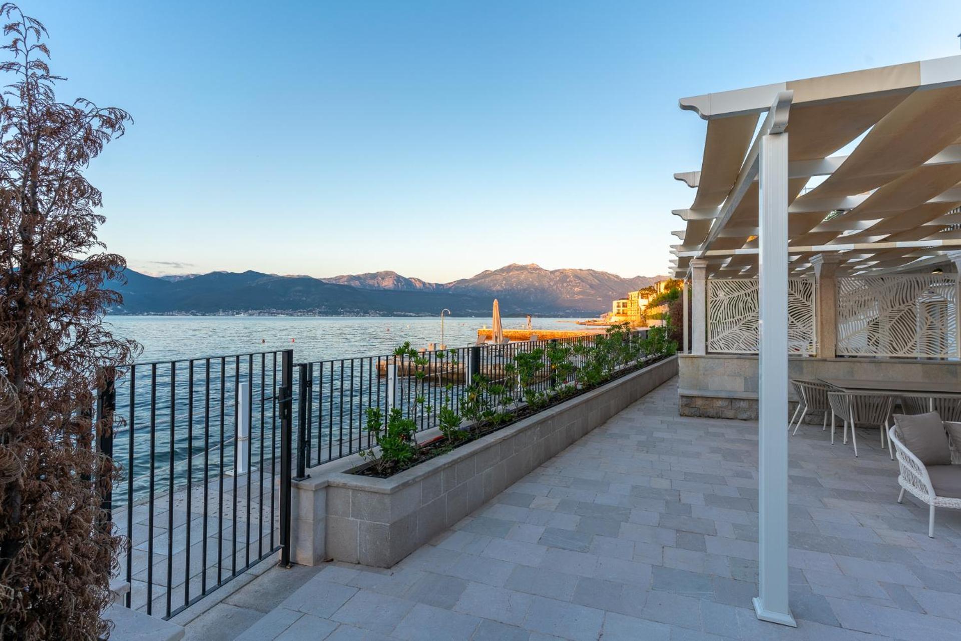 Villas Plitka ティヴァト エクステリア 写真