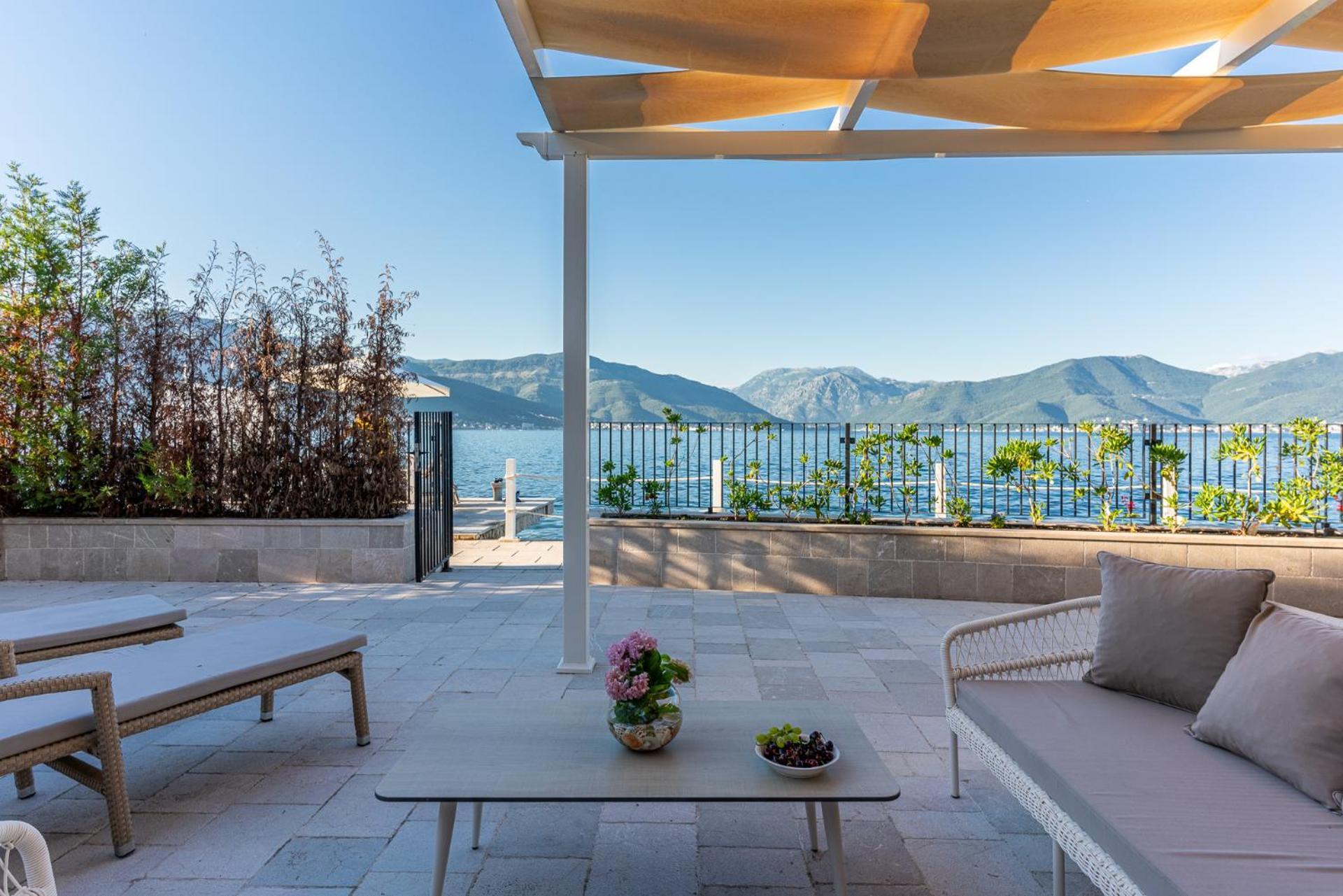 Villas Plitka ティヴァト エクステリア 写真